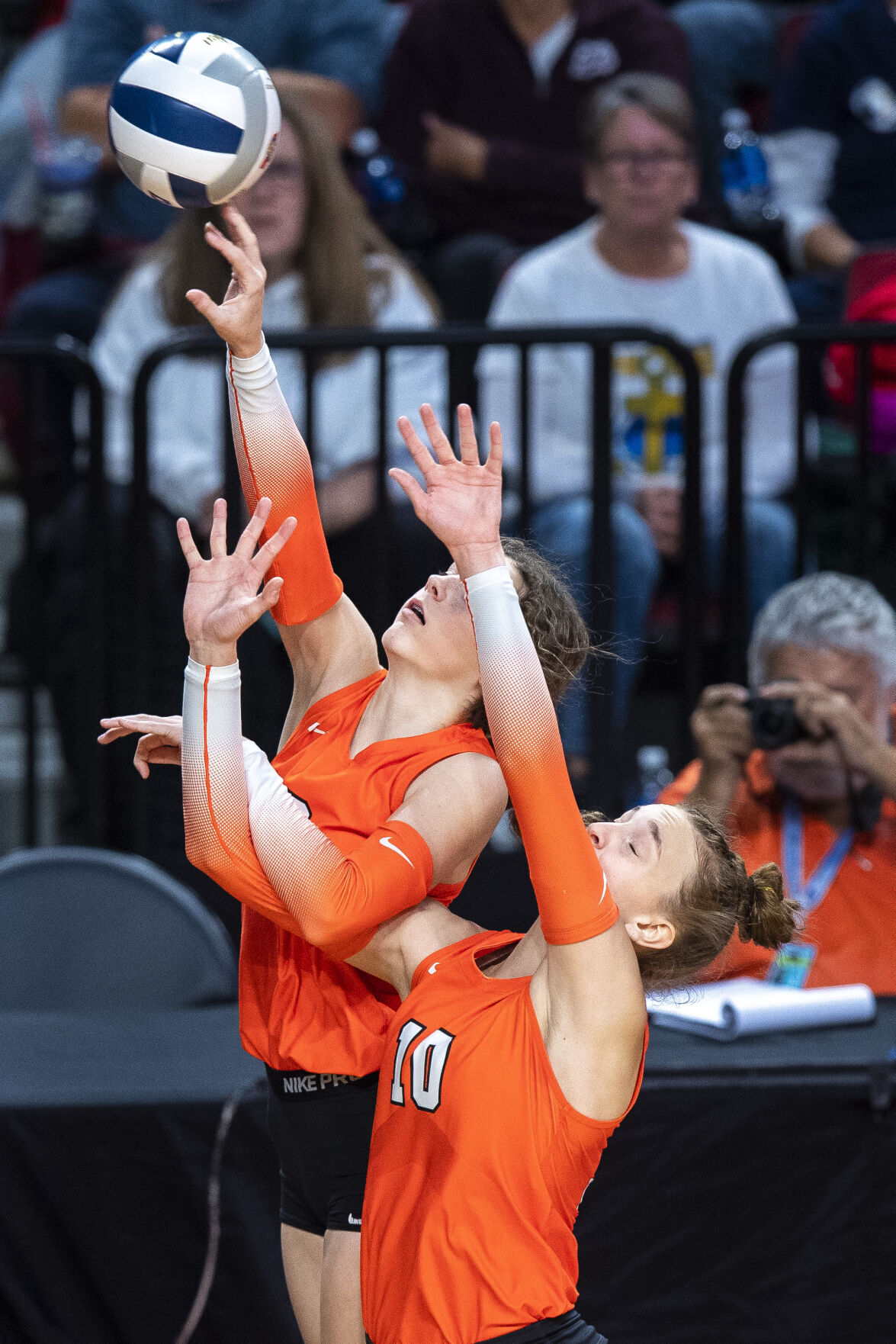 Class C-2 state volleyball: Lincoln Lutheran vs Oakland-Craig